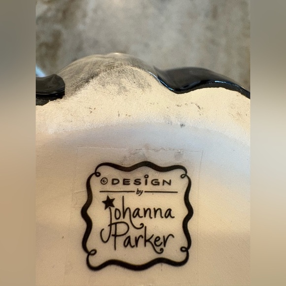 Joanna Parker Owl Shaped Ceramic Mug with Heart Design - Picture 2 of 3